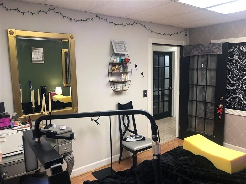 More Photos Of 2564 N College Ave, Fayetteville Freestanding For Sale