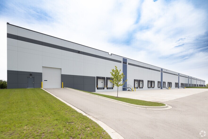 More Photos Of 6222 77th Ave, Kenosha Distribution For Sale