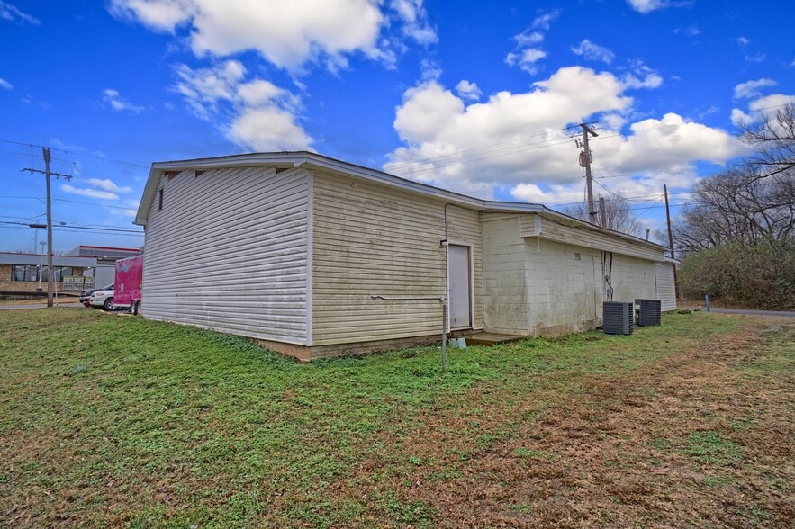 More Photos Of 10 Camp St, Dover Storefront For Sale