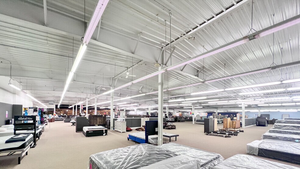 More Photos Of 310 34th Ave W, Alexandria Freestanding For Sale