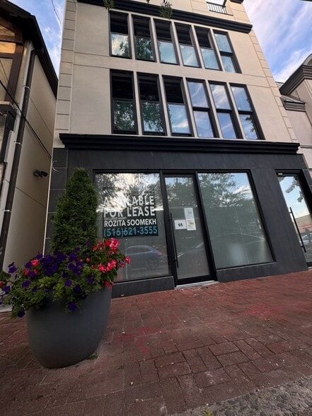 Primary Photo Of 65 Middle Neck Rd, Great Neck General Retail For Lease