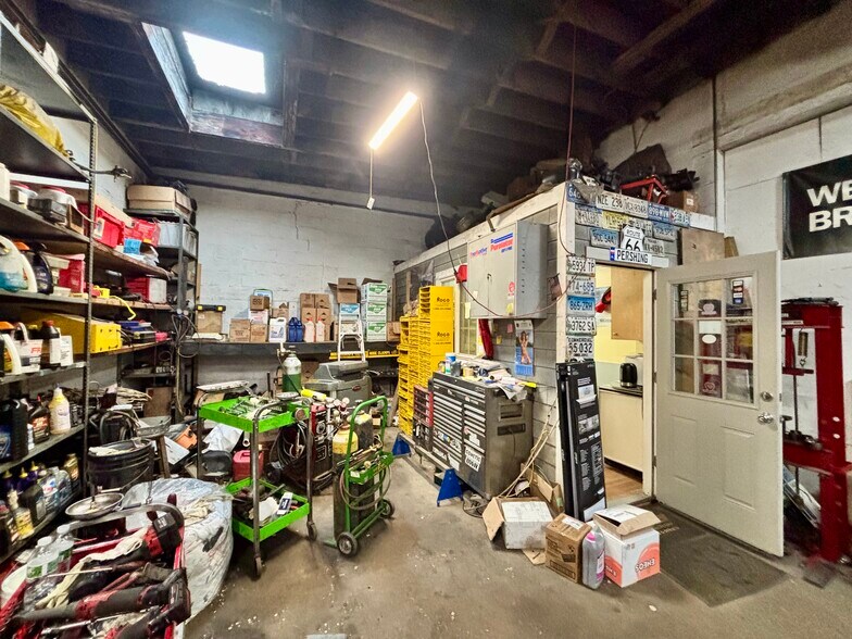 More Photos Of 28 Stone St, Stamford Industrial For Sale