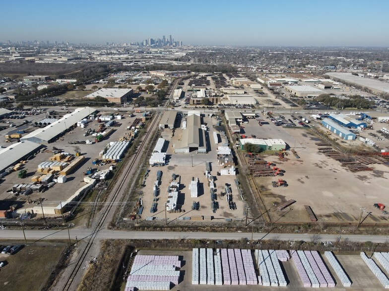 More Photos Of 1111 McCarty St, Houston Warehouse For Lease