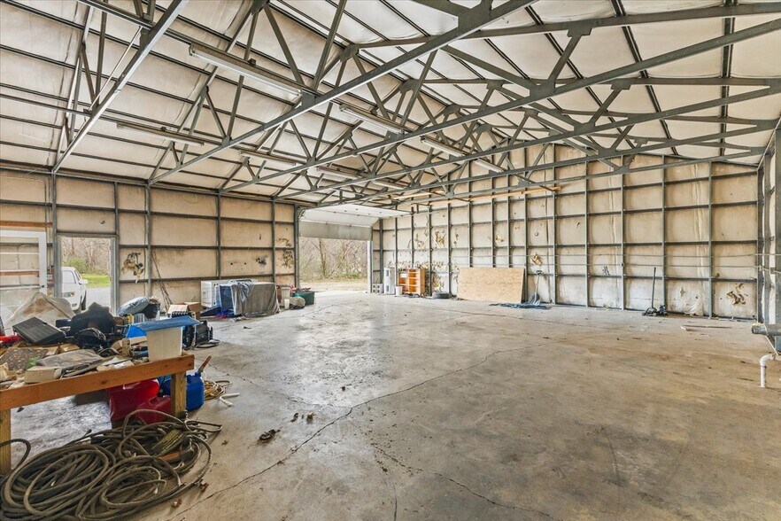 More Photos Of 3861 Highway 19 E, Elizabethton Office For Sale