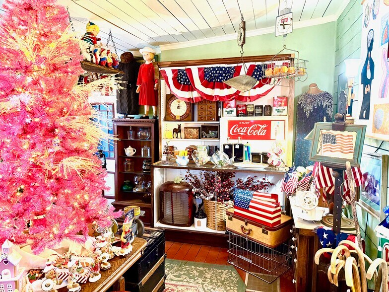 More Photos Of 219 MO-21, Caledonia General Retail For Sale