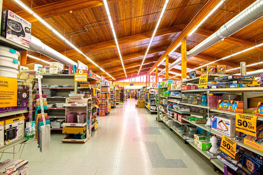 More Photos Of 3817 Oberlin Ave, Lorain Convenience Store For Sale