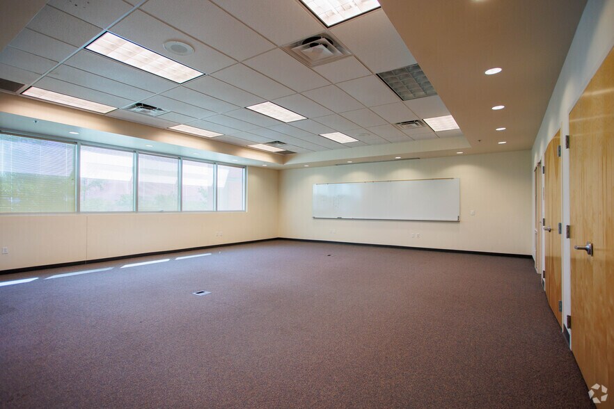 More Photos Of 1300 Desert Willow Rd, Los Lunas Manufacturing For Sale
