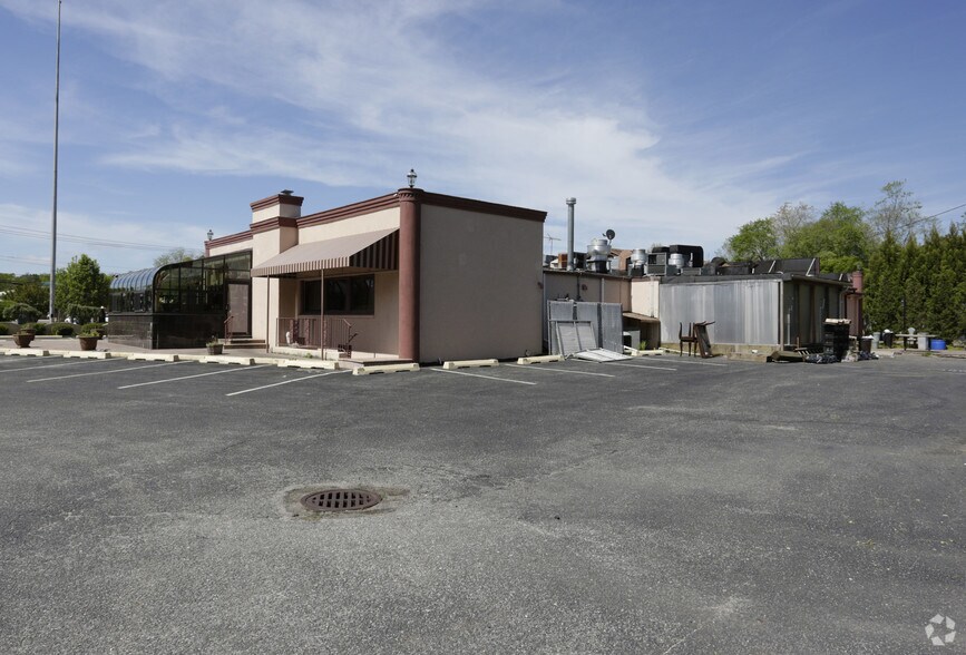 More Photos Of 457 County Road 111, Manorville Restaurant For Sale