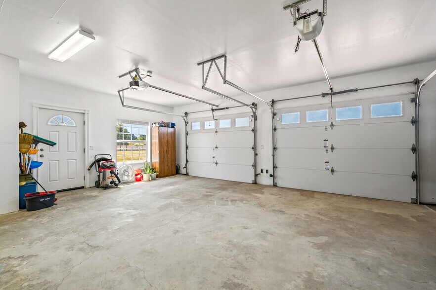 More Photos Of 19351 Del Mar Dr, Fort Bragg Specialty For Sale