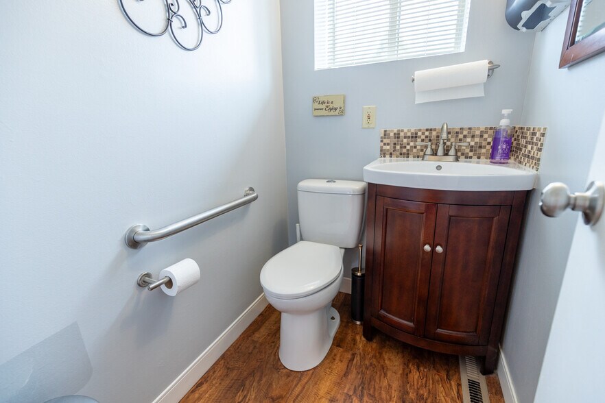 More Photos Of 2120 Logan Ave, Cheyenne Healthcare For Sale