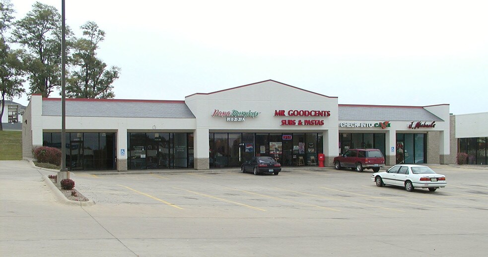 Primary Photo Of 2115 N Belt Hwy, Saint Joseph Unknown For Lease