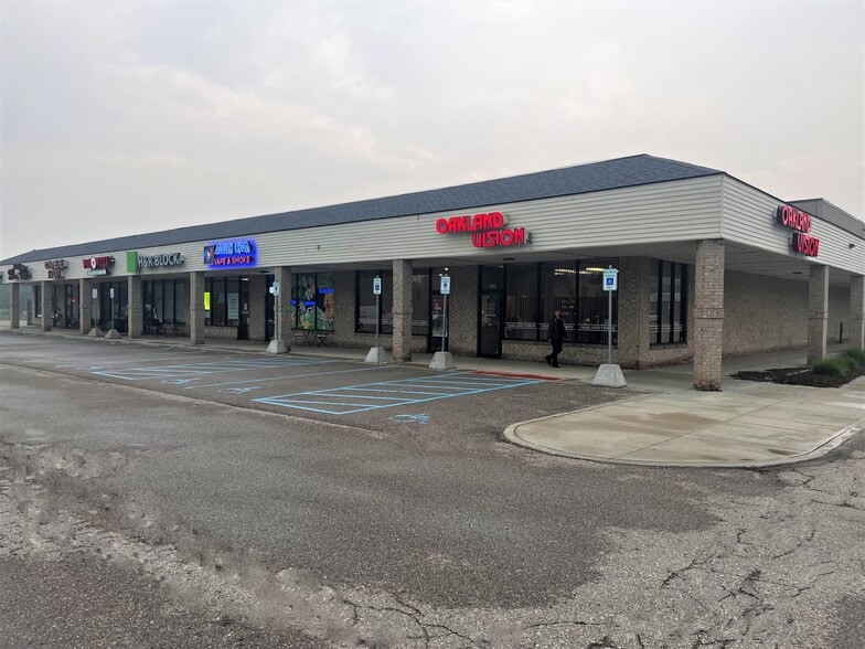 More Photos Of 546-644 N Lafayette St, South Lyon Unknown For Lease