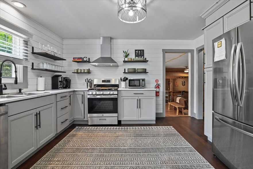 More Photos Of 145 Camelback Rd, Tannersville Restaurant For Sale