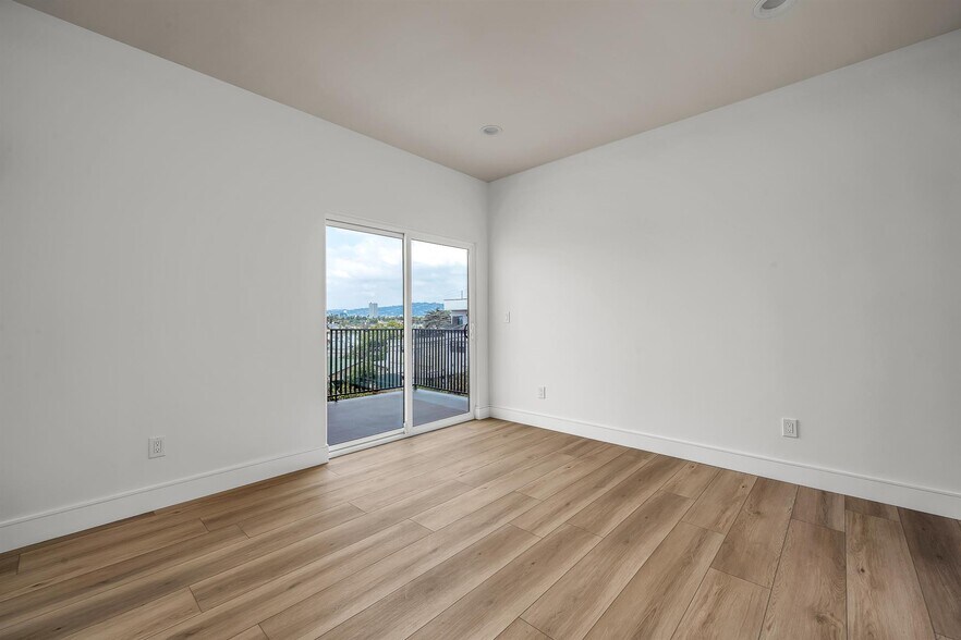 More Photos Of 4701 Saturn St, Los Angeles Multifamily For Sale