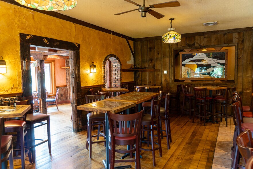 More Photos Of 1871 Forest Ave, Portland Restaurant For Sale