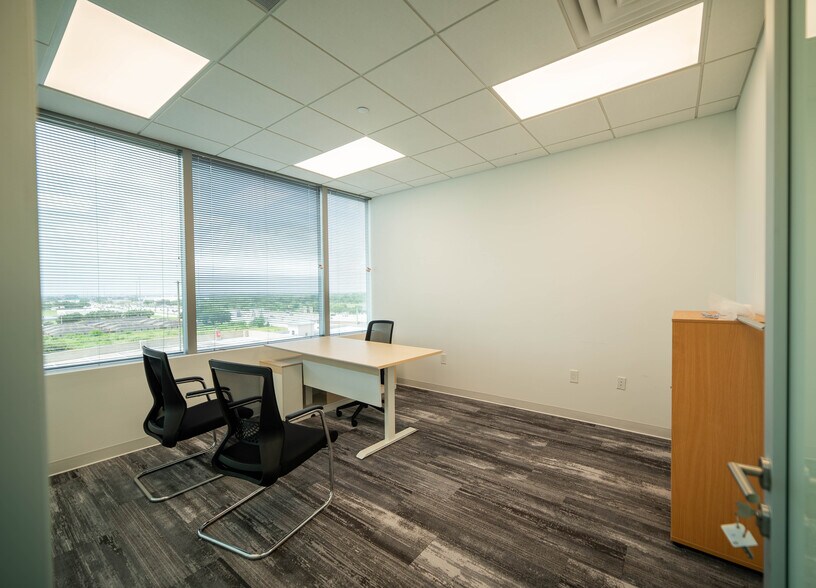 More Photos Of 9999 Bellaire Blvd, Houston Medical For Sale
