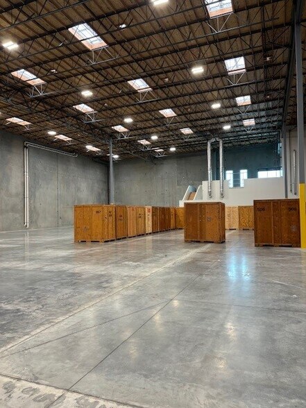 More Photos Of 2548 Cactus Rd, San Diego Manufacturing For Sale