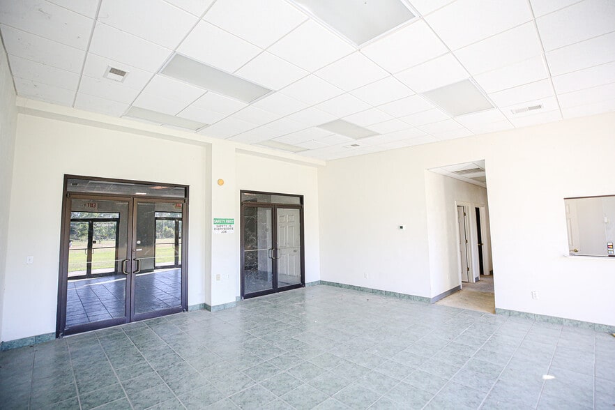 More Photos Of 4425 W US 98, Perry Manufacturing For Sale