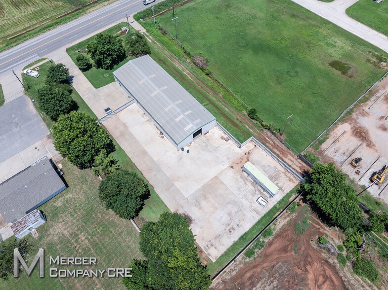 More Photos Of 10108 NW 10th St, Yukon Warehouse For Sale