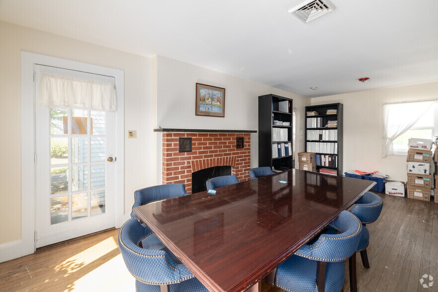 More Photos Of 1417 Route 179, Lambertville Schools For Lease