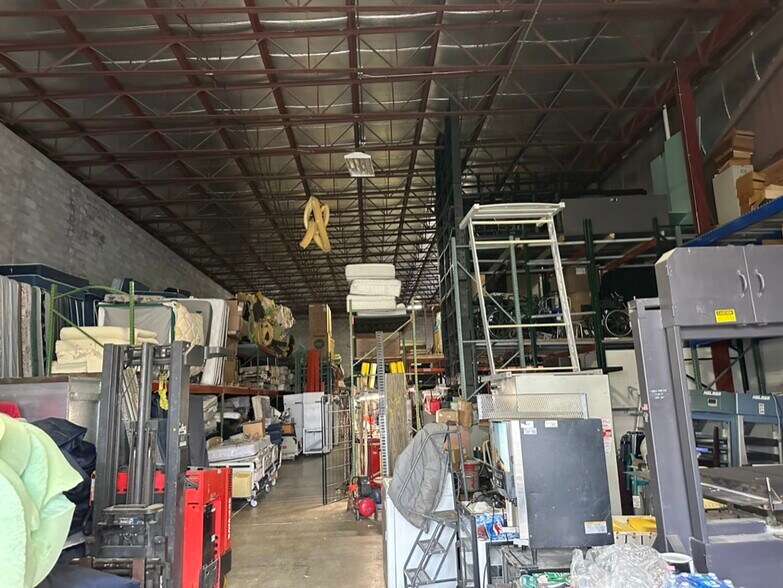 More Photos Of 107 Caroline St, Bloomington Warehouse For Sale