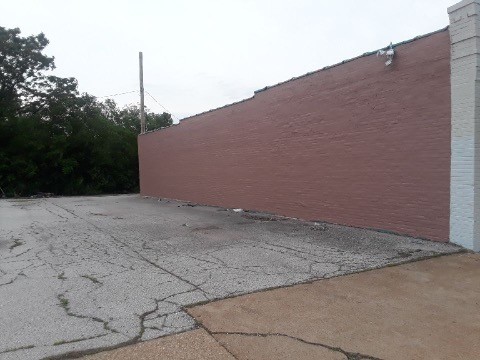More Photos Of 2600 N Florissant Ave, Saint Louis Flex For Sale