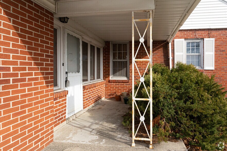 More Photos Of 4631 Harvey St, Norton Shores Medical For Sale