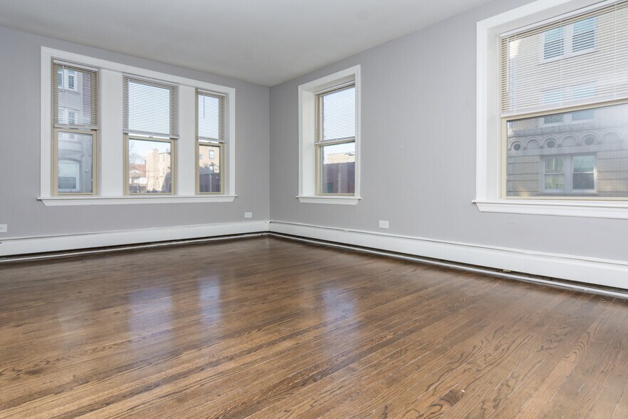 More Photos Of 7130 S Jeffery Blvd, Chicago Apartments For Sale