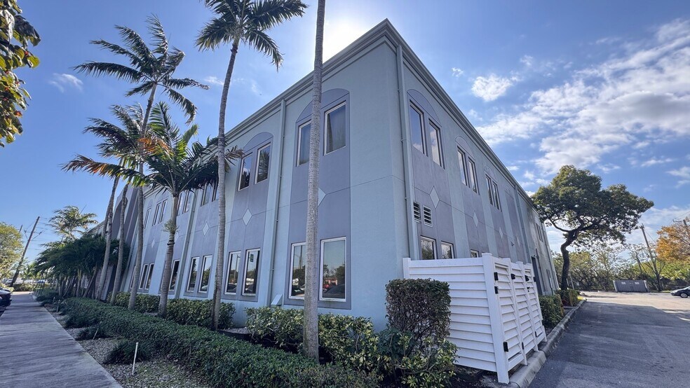 More Photos Of 6030 Hollywood Blvd, Pembroke Pines Medical For Lease