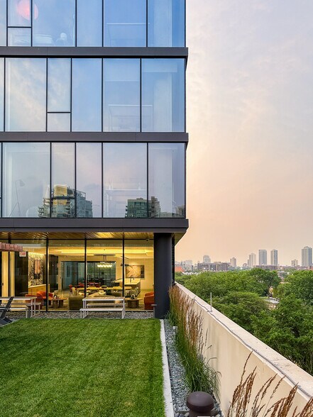 More Photos Of 808 N Cleveland Ave, Chicago Unknown For Lease