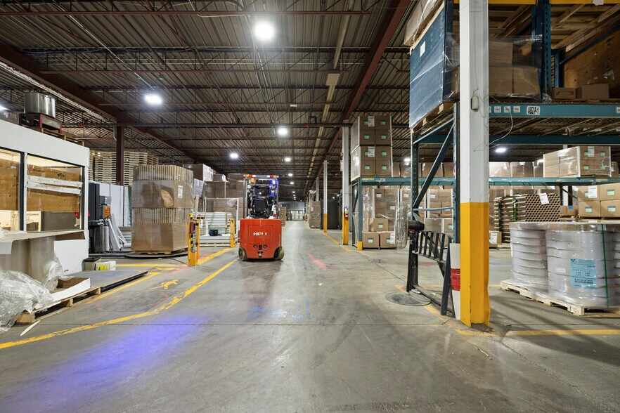 More Photos Of 2945 Boul Lemire, Drummondville Manufacturing For Sale