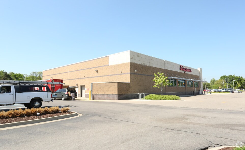 More Photos Of 33239 8 Mile Rd, Livonia Drugstore For Lease