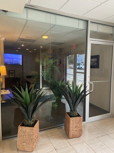 More Photos Of 735 Arlington Ave N, Saint Petersburg Office For Lease