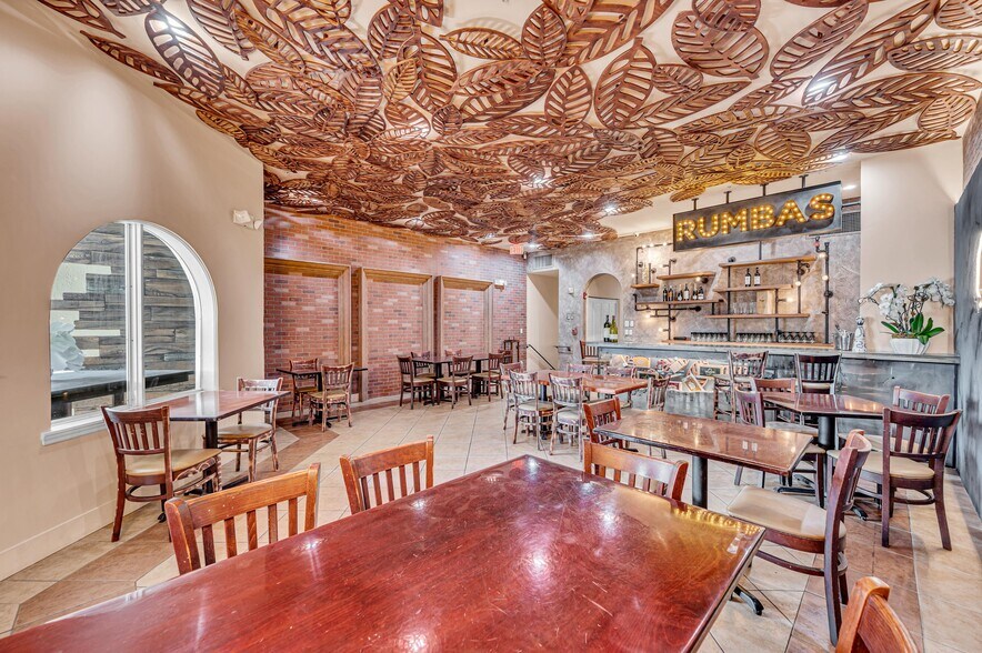 More Photos Of 223 Valencia Ave, Coral Gables Restaurant For Lease