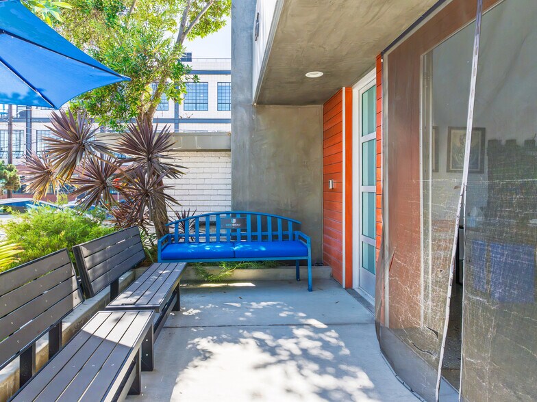 More Photos Of 215 California St, El Segundo Office For Lease
