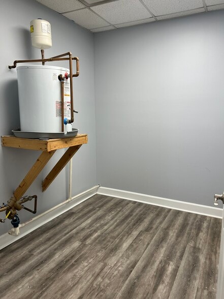 More Photos Of 1407 NW Broad St, Murfreesboro Freestanding For Lease