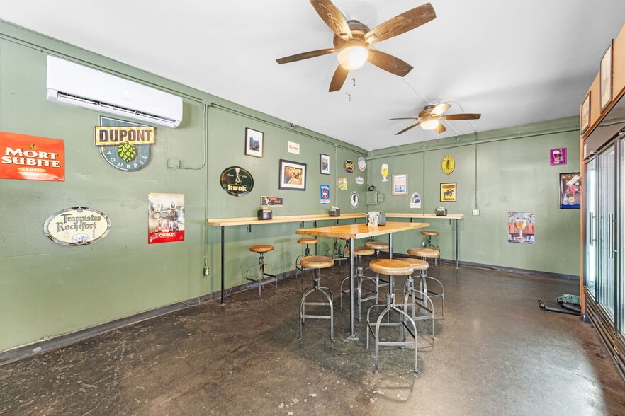 More Photos Of 2741 Franklin Blvd, Sacramento Storefront Retail Office For Sale