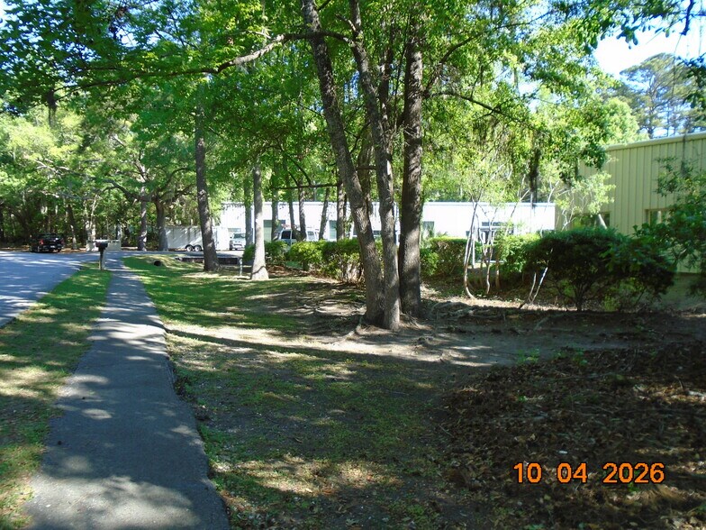 More Photos Of 148 Island Dr, Hilton Head Warehouse For Sale