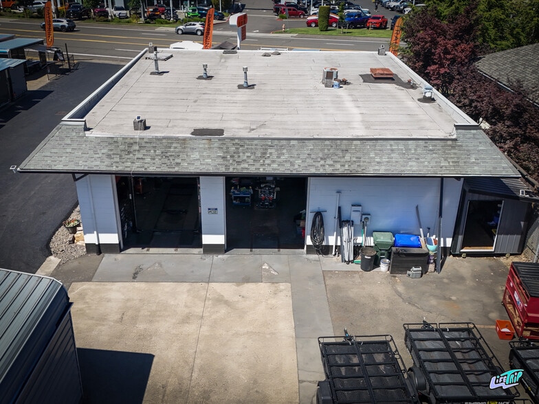 More Photos Of 786 NE Burnside Rd, Gresham Auto Dealership For Sale