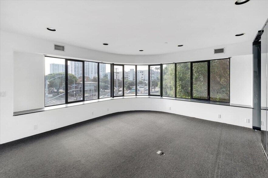 More Photos Of 2525 Main St, Santa Monica Office For Lease