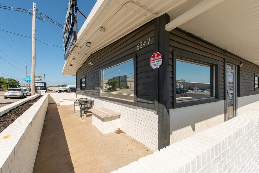 More Photos Of 6247 E 15th St, Tulsa Auto Repair For Lease