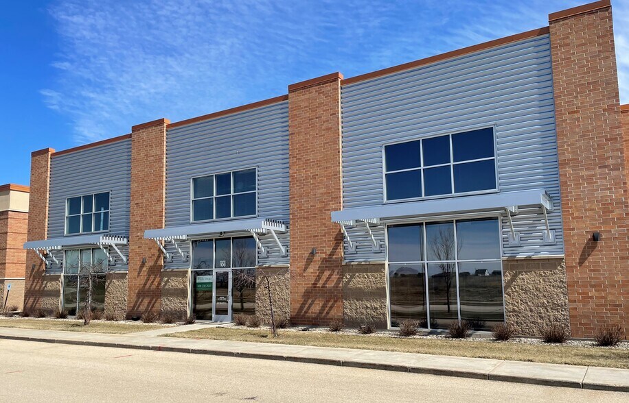 More Photos Of 807 Liberty Dr, Verona Flex For Lease