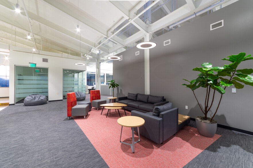 More Photos Of 7514 Thomas Blvd, Pittsburgh Office For Lease