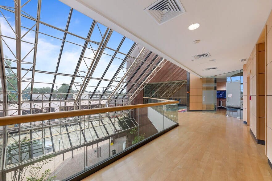 More Photos Of 214 Jefferson St, Lafayette Office For Lease