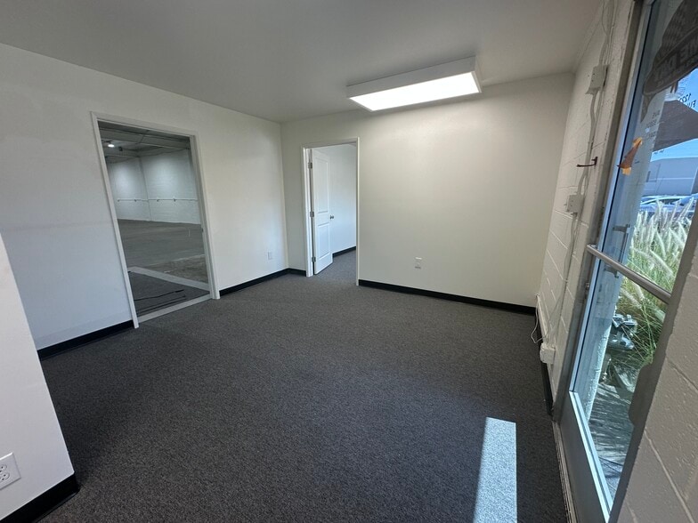 More Photos Of 1221-1225 E Ash Ave, Fullerton Warehouse For Sale