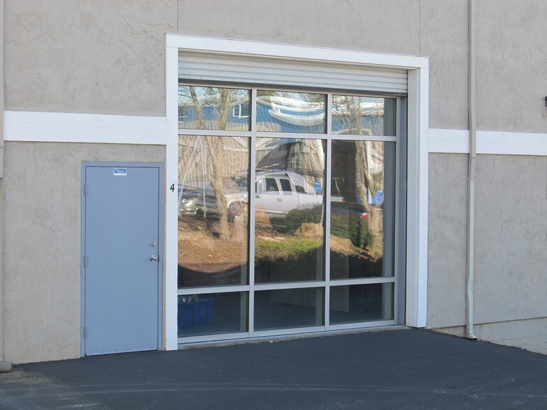 More Photos Of 12150 Charles Dr, Grass Valley Warehouse For Sale