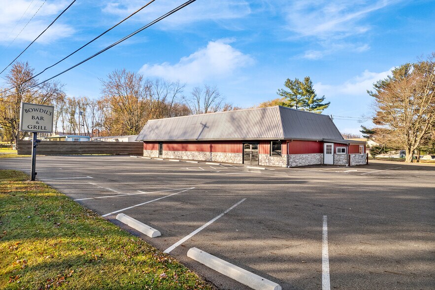 More Photos Of 4291 Manchester Ave NW, North Lawrence Office For Sale
