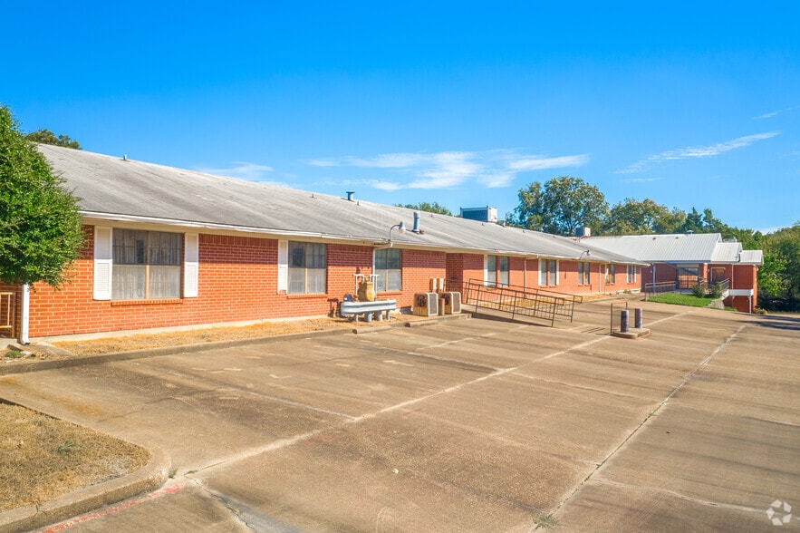 More Photos Of 123 Lions Club Park Rd, Lancaster Skilled Nursing Facility For Sale