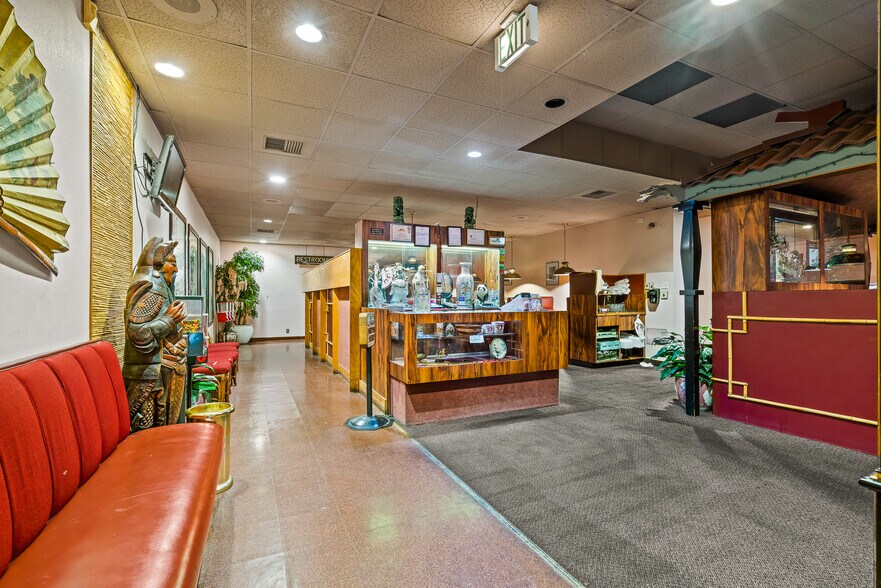 More Photos Of 9 S 1st St, Yakima Restaurant For Sale