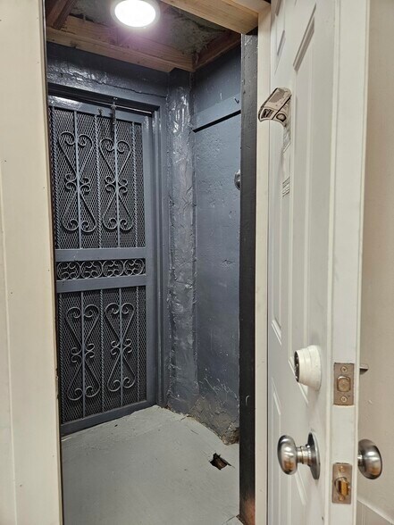 More Photos Of 24 Irvine Turner Blvd, Newark Storefront Retail Residential For Lease